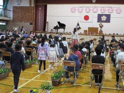 入学式入場